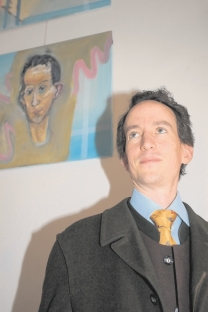 Der Porträtierte und sein Bildnis: Dedo von Kerssenbrock-Krosigk saß für Ulrike Zilly Modell. Foto: Adomeit